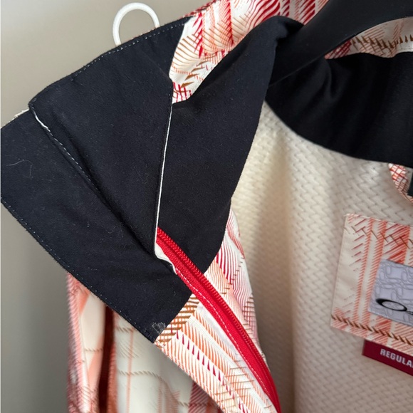 Oakley Red White Plaid Ski Jacket Size L | Y2K Ski Core Snowboard Coat - Picture 6 of 7